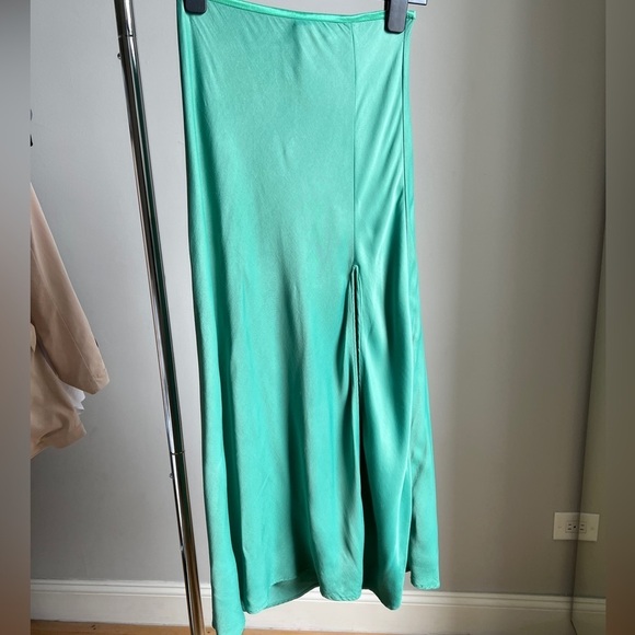 Zara Light Green Skirt with Front Cut in XS - Picture 1 of 10